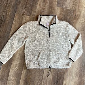 Sherpa look quarter zip sweatshirt!‎ XL